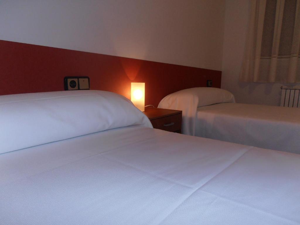 Hostal Braseria Tivissa Pokoj fotografie