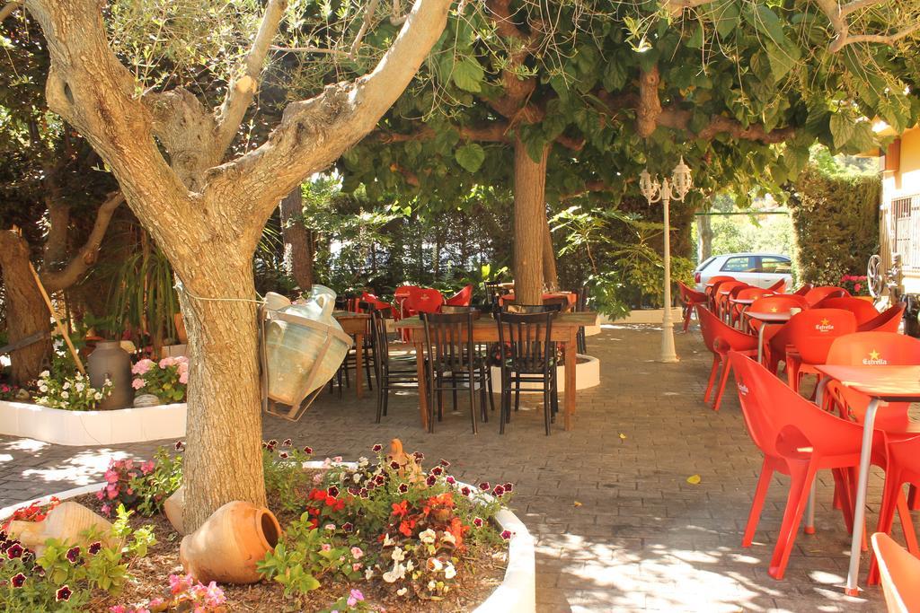Hostal Braseria Tivissa Exteriér fotografie